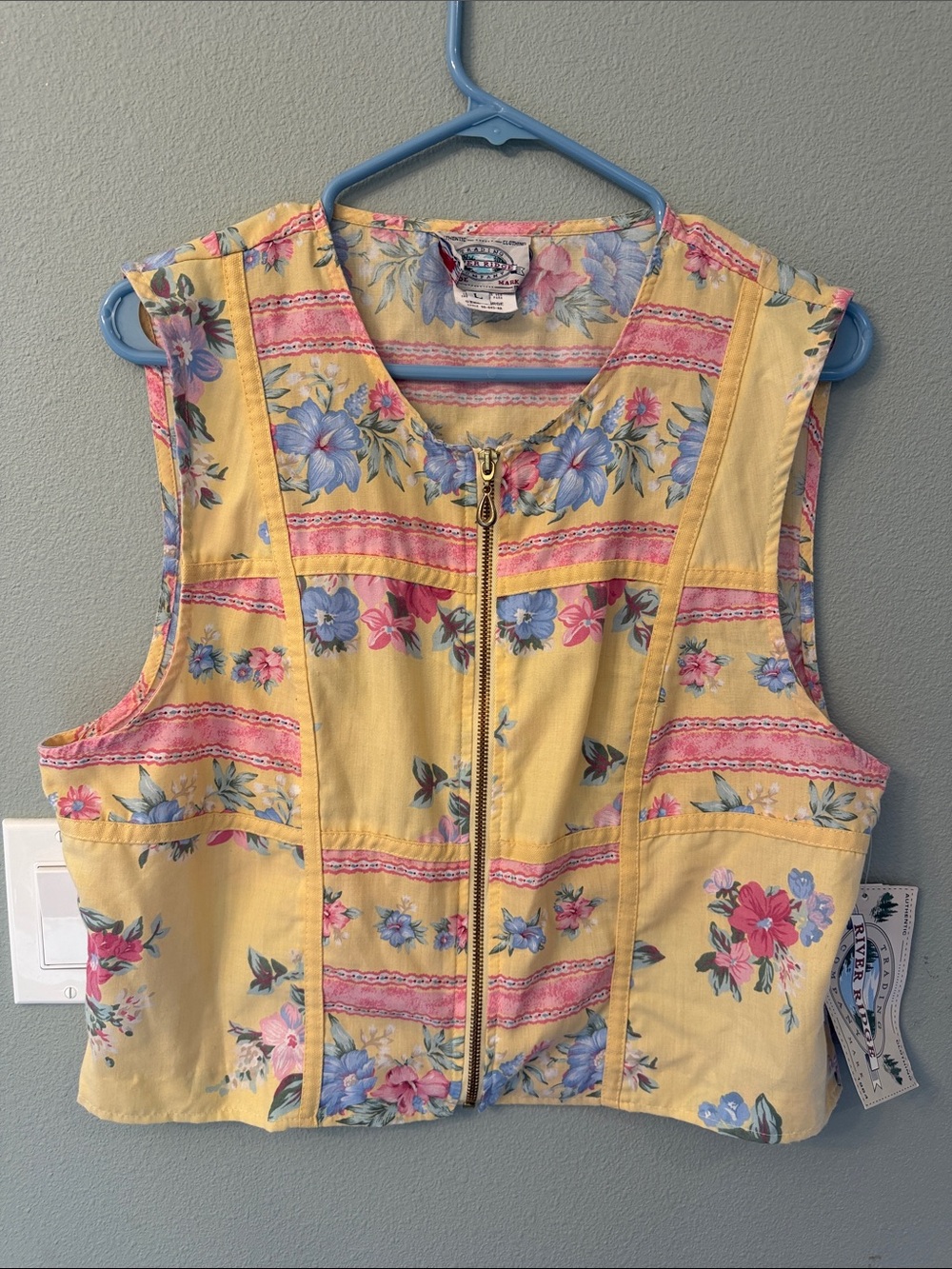 Vintage Women’s River Ridge Trading Co.  Yellow Floral Zip-Front Tank Size L
